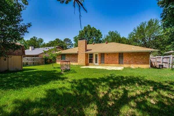 House in Mansfield, Texas 10770872