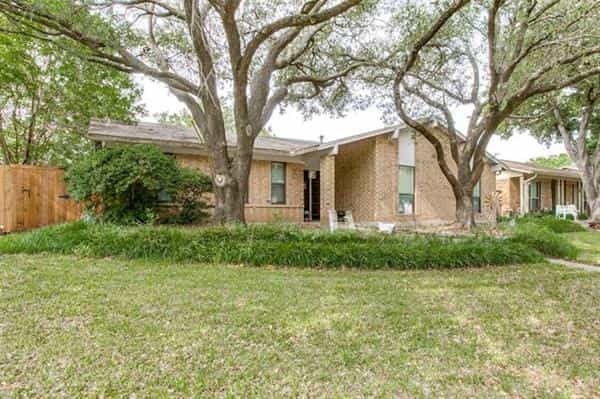 House in Lewisville, Texas 10770876