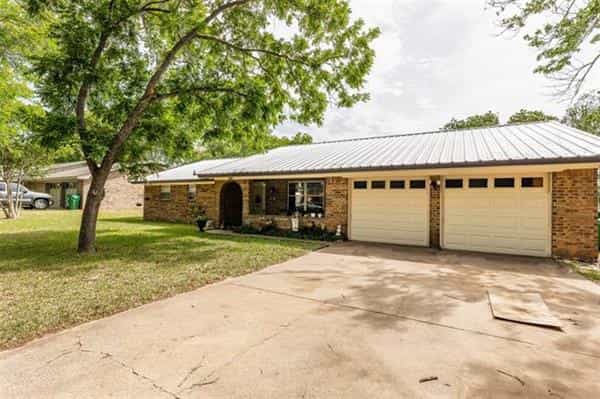 House in Stephenville, Texas 10770964
