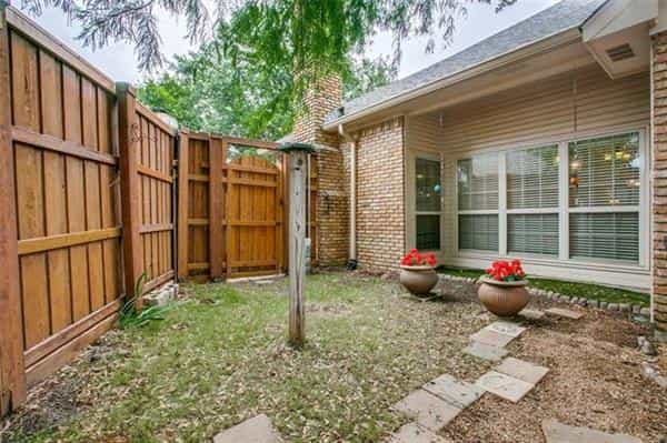House in Irving, Texas 10770989
