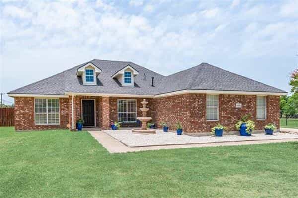 House in Talty, Texas 10771003