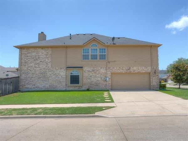 House in Sansom Park, Texas 10771006
