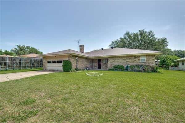 House in Plano, Texas 10771058