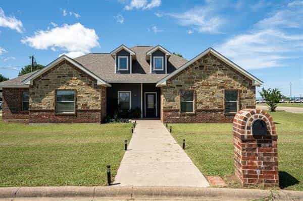 House in Mabank, Texas 10771088