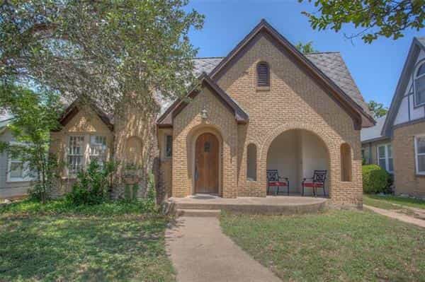 House in Westover Hills, Texas 10771133