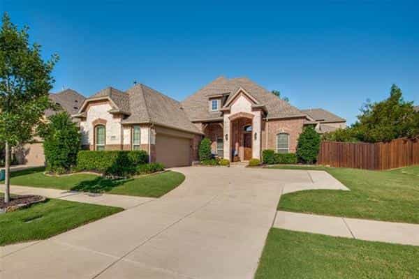Dom w Frisco, Texas 10771157