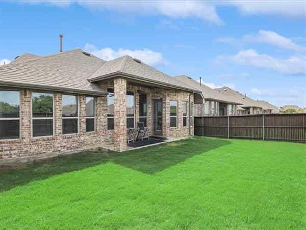 House in Roanoke, Texas 10771238