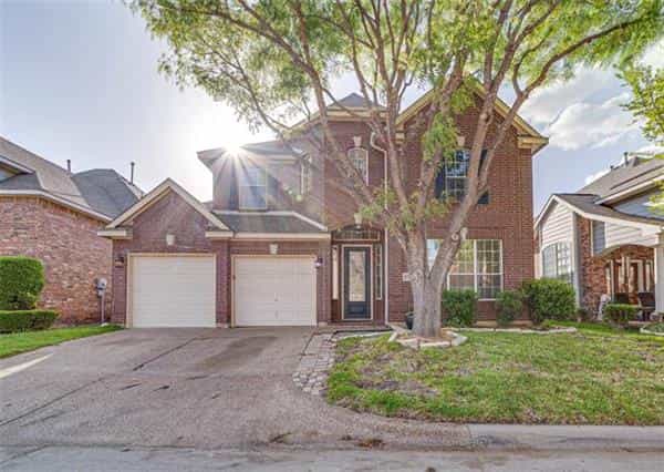 House in Kennedale, Texas 10771242