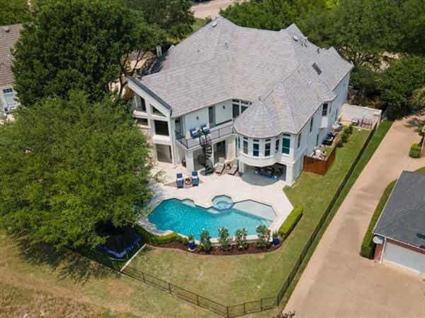 House in Benbrook, Texas 10771314