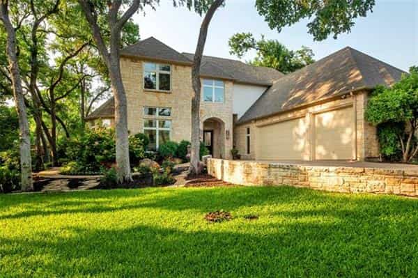 House in Farmers Branch, Texas 10771333