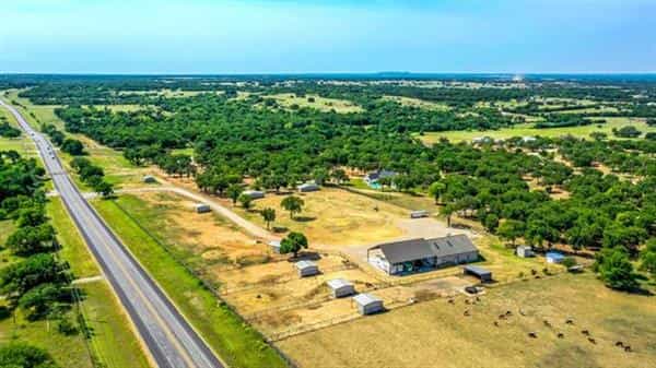 House in Center Mill, Texas 10771335