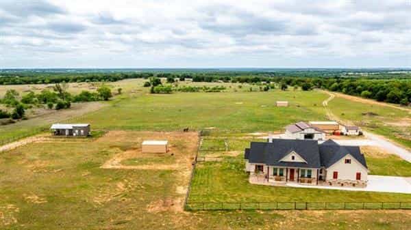 House in Brock West, Texas 10771349