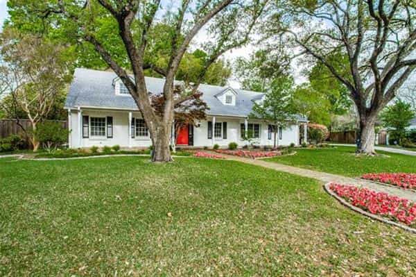 House in Addison, Texas 10771366