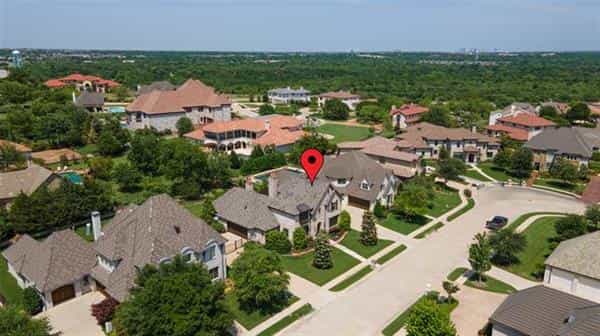 House in Benbrook, Texas 10771374