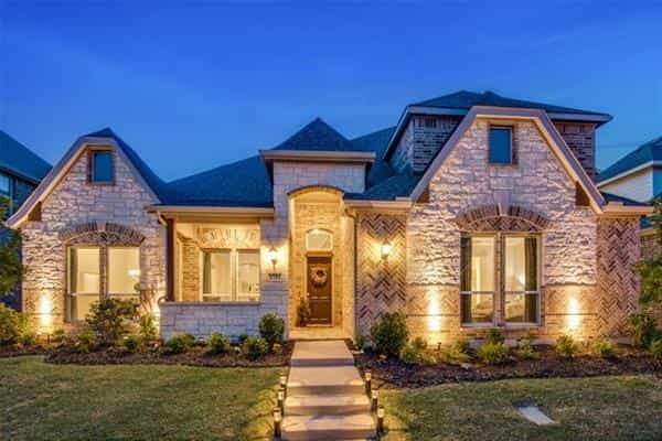 House in Farmers Branch, Texas 10771453