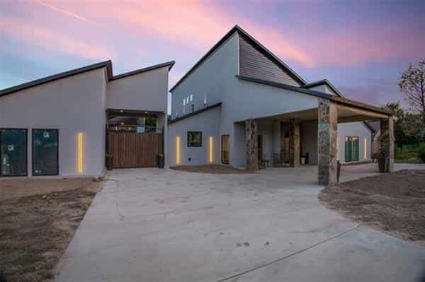 House in Winkler, Texas 10771517