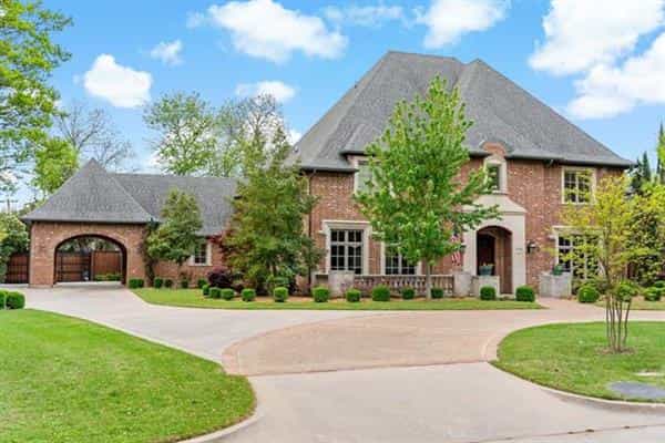 House in University Park, Texas 10771519