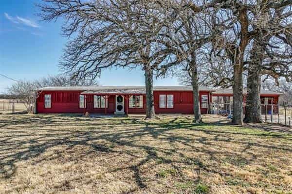 House in Millsap, Texas 10771521
