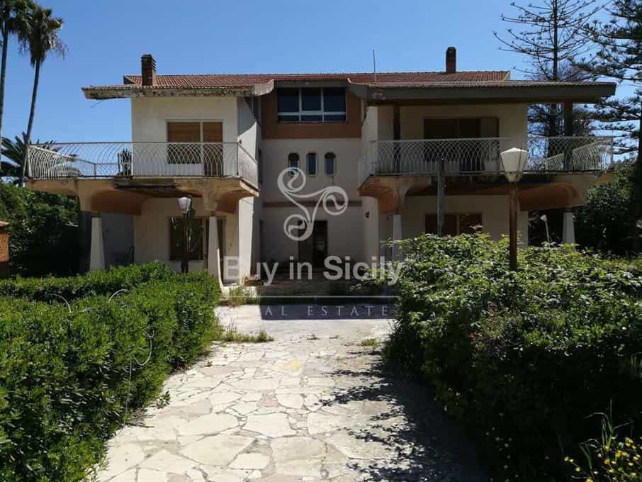 rumah dalam Santa Caterina Villarmosa, Sicilia 10771540