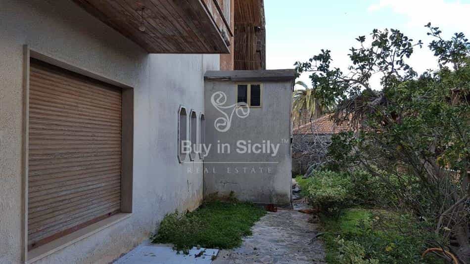 House in , Sicily 10771540