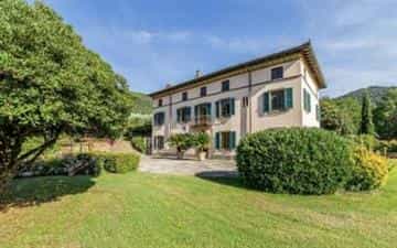 Rumah di Lucca, Tuscany 10771546