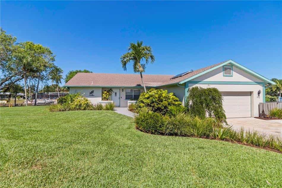 House in Cortez, Florida 10771560