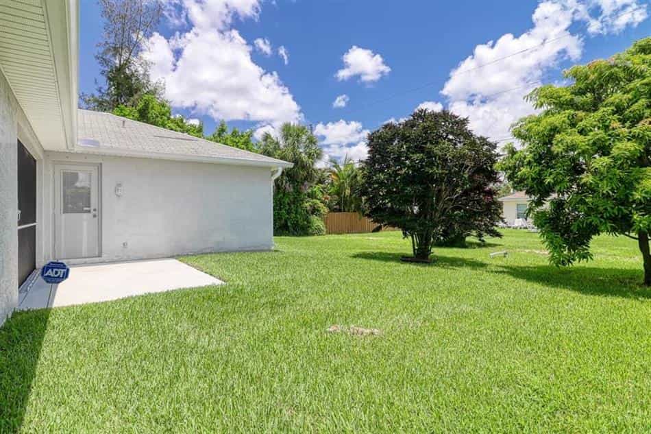 House in Cape Coral, Florida 10771573