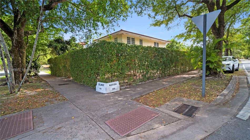 Eigentumswohnung im West Miami, Florida 10771576
