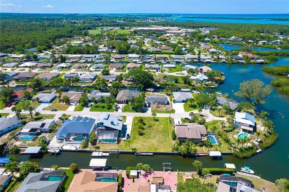 Land in New Point Comfort, Florida 10771582
