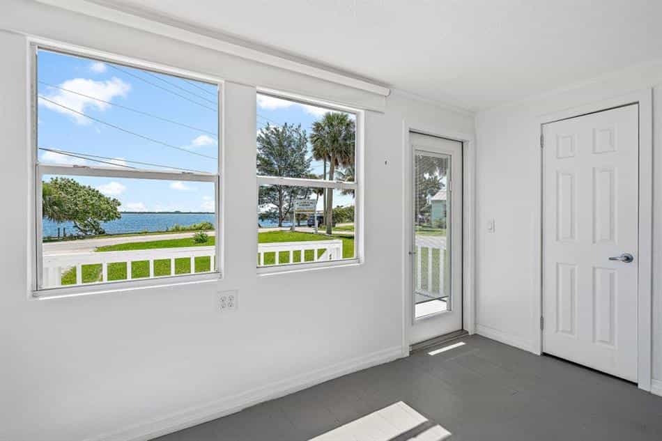 Будинок в Jensen Beach, Florida 10771625