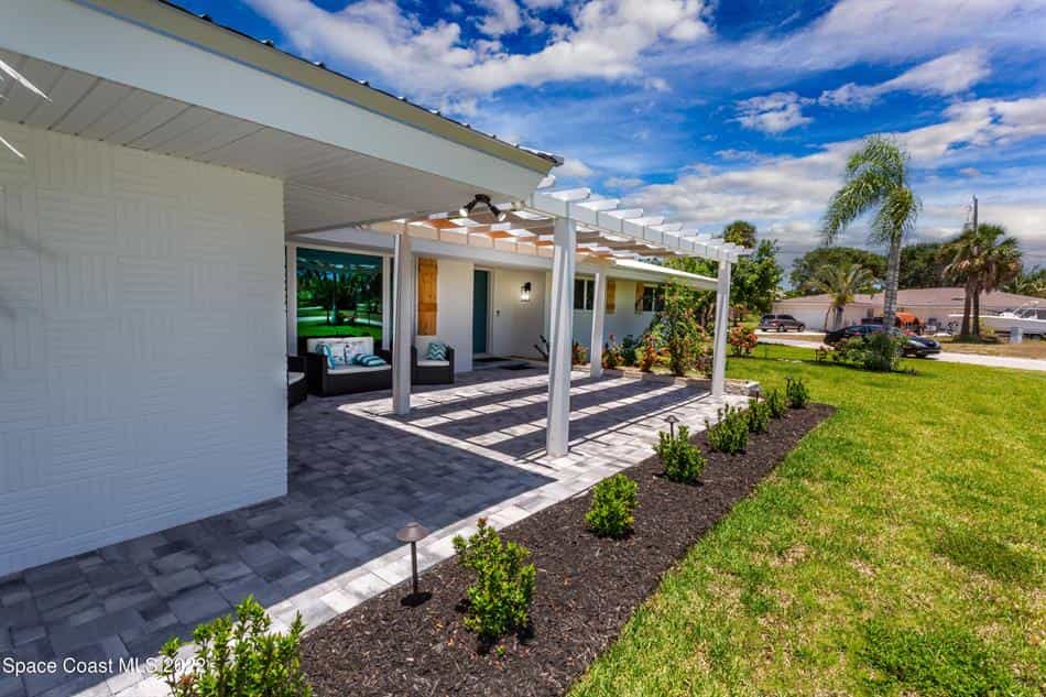 House in Indialantic, Florida 10771644