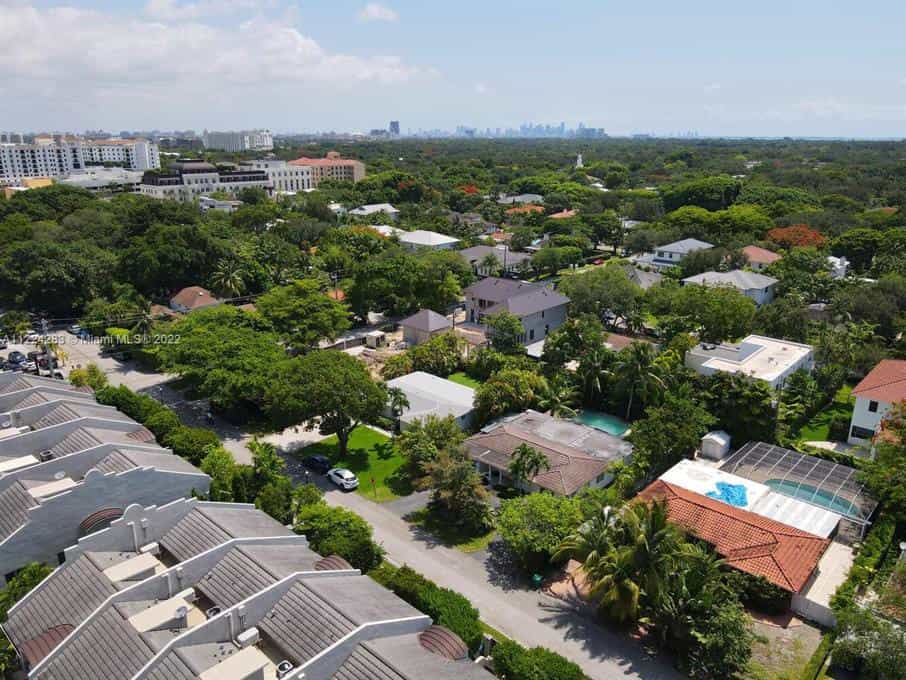 Condominium in Miami, Florida 10771645