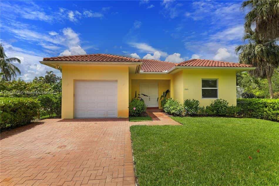 Condominium in Coral Terrace, Florida 10771648