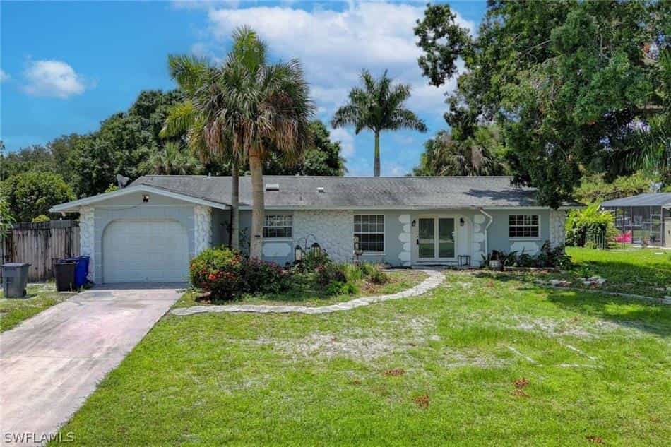 House in Lochmoor Waterway Estates, Florida 10771669