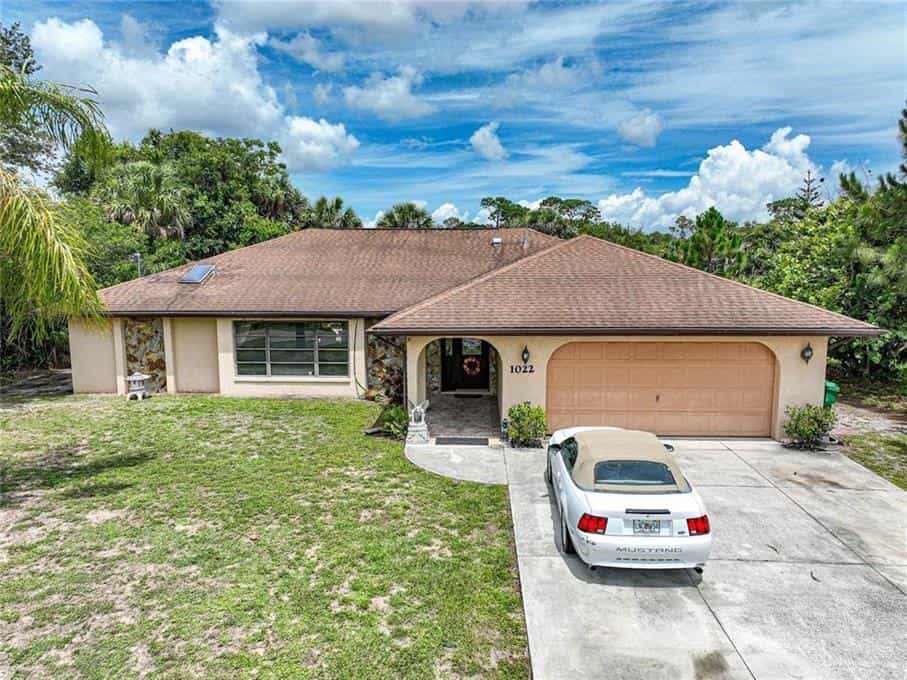 House in Port Charlotte, Florida 10771706