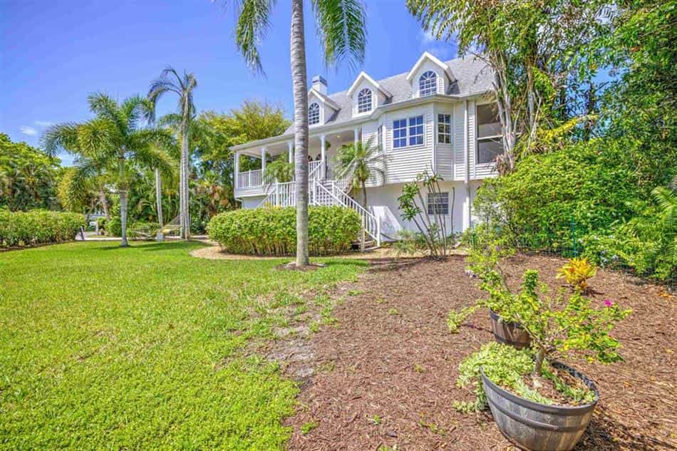 House in Sanibel, Florida 10771723