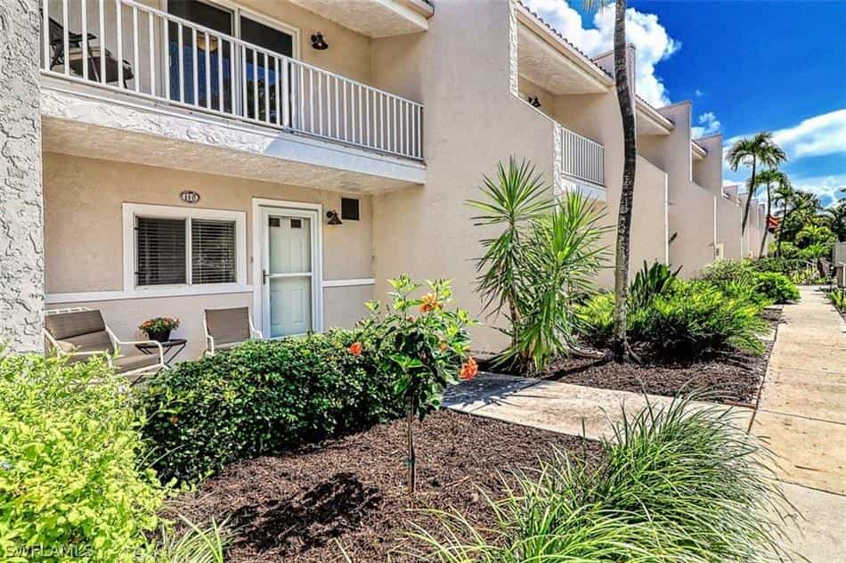 Condominium in Sanibel, Florida 10771735