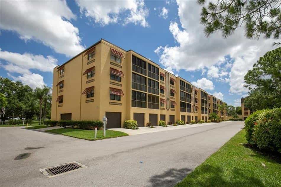 Condominium in West Lealman, Florida 10771790