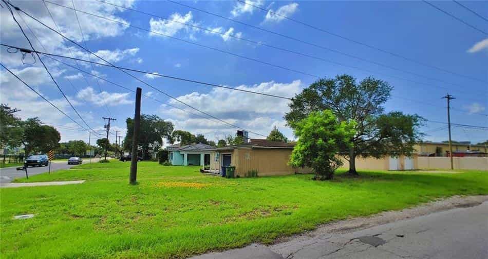 House in Tampa, Florida 10771815
