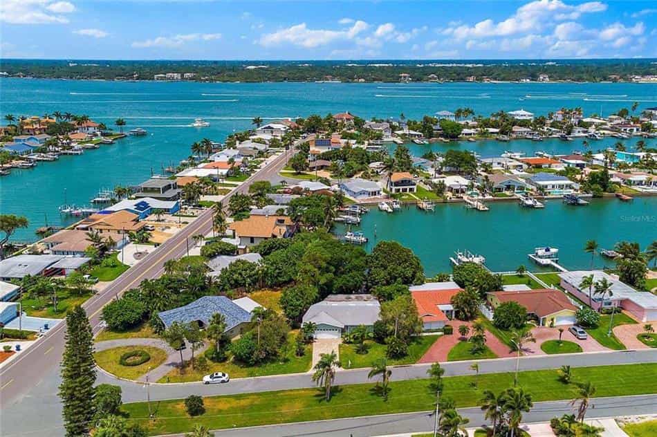 House in Treasure Island, Florida 10771834