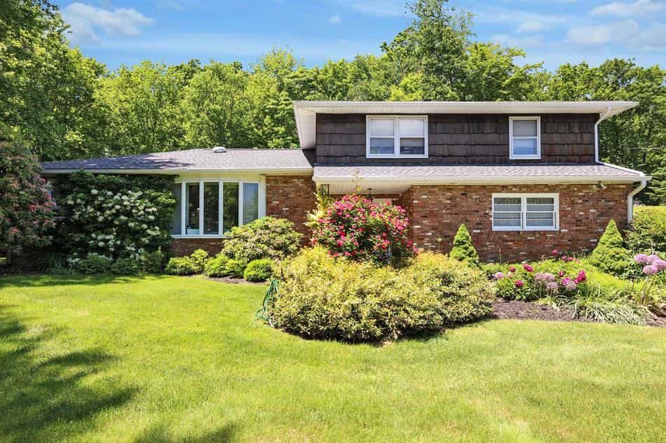 House in Mahopac, New York 10772050