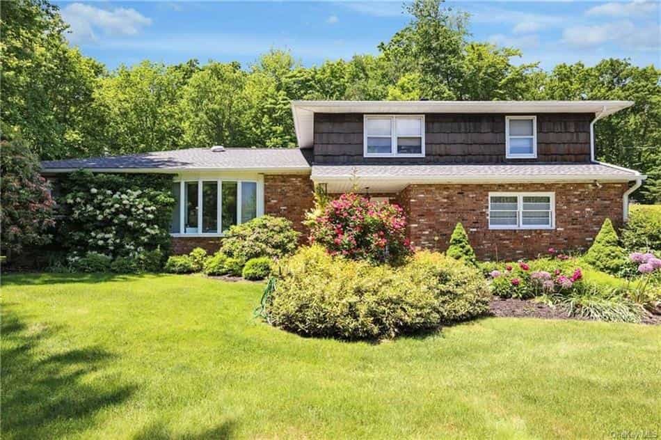 House in Mahopac, New York 10772050