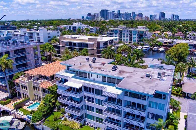 Condominium in Fort Lauderdale, Florida 10772343