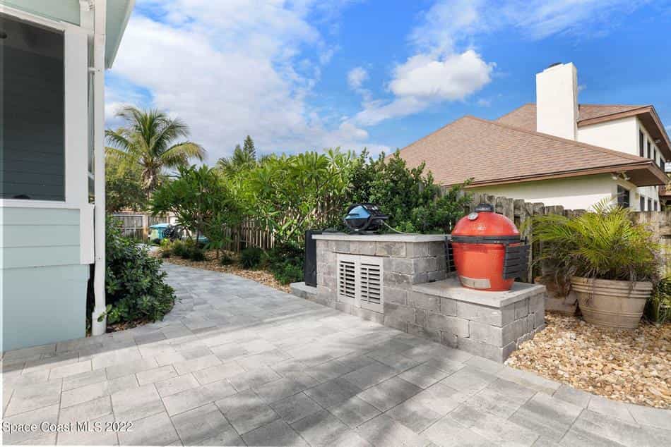 House in Melbourne Beach, Florida 10772359