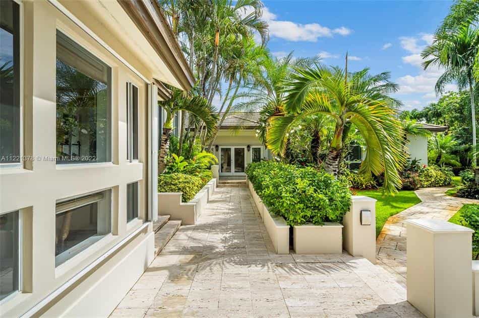 Condominium in Miami, Florida 10772360