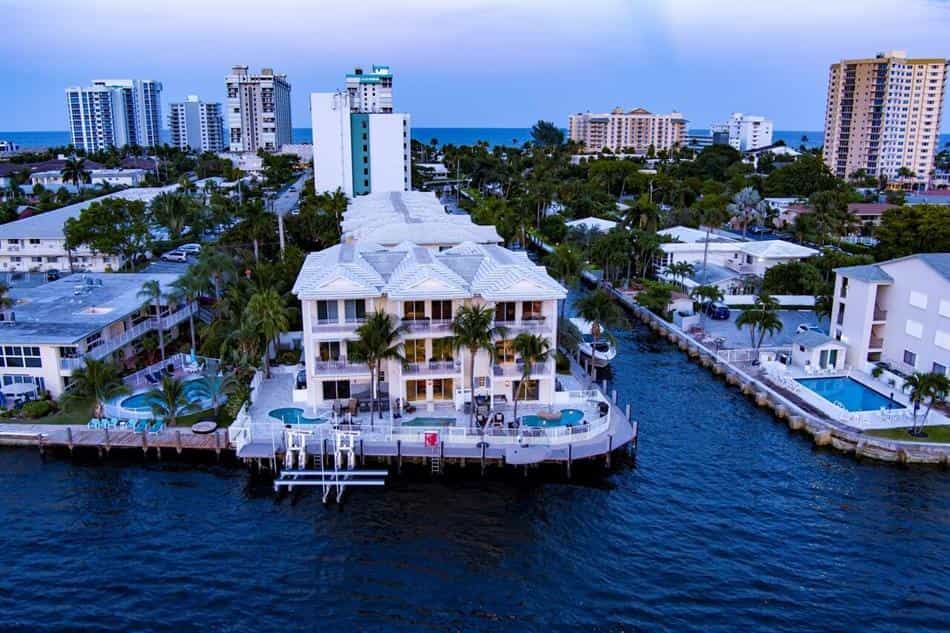 House in Pompano Beach, Florida 10772371