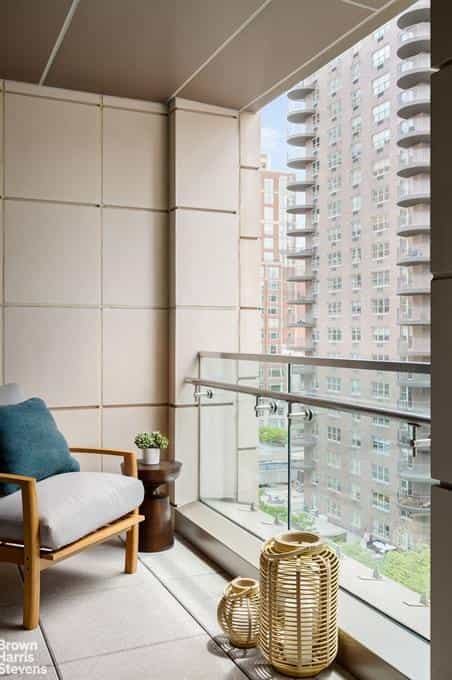 Condominium in Manhattan, New York 10772507