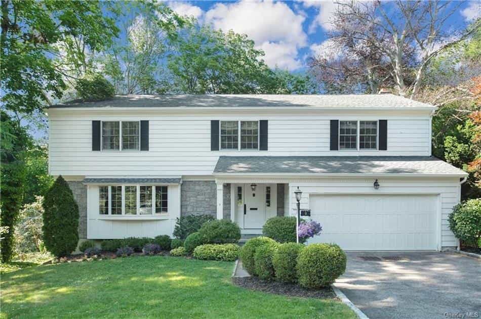 House in Hartsdale, New York 10772599