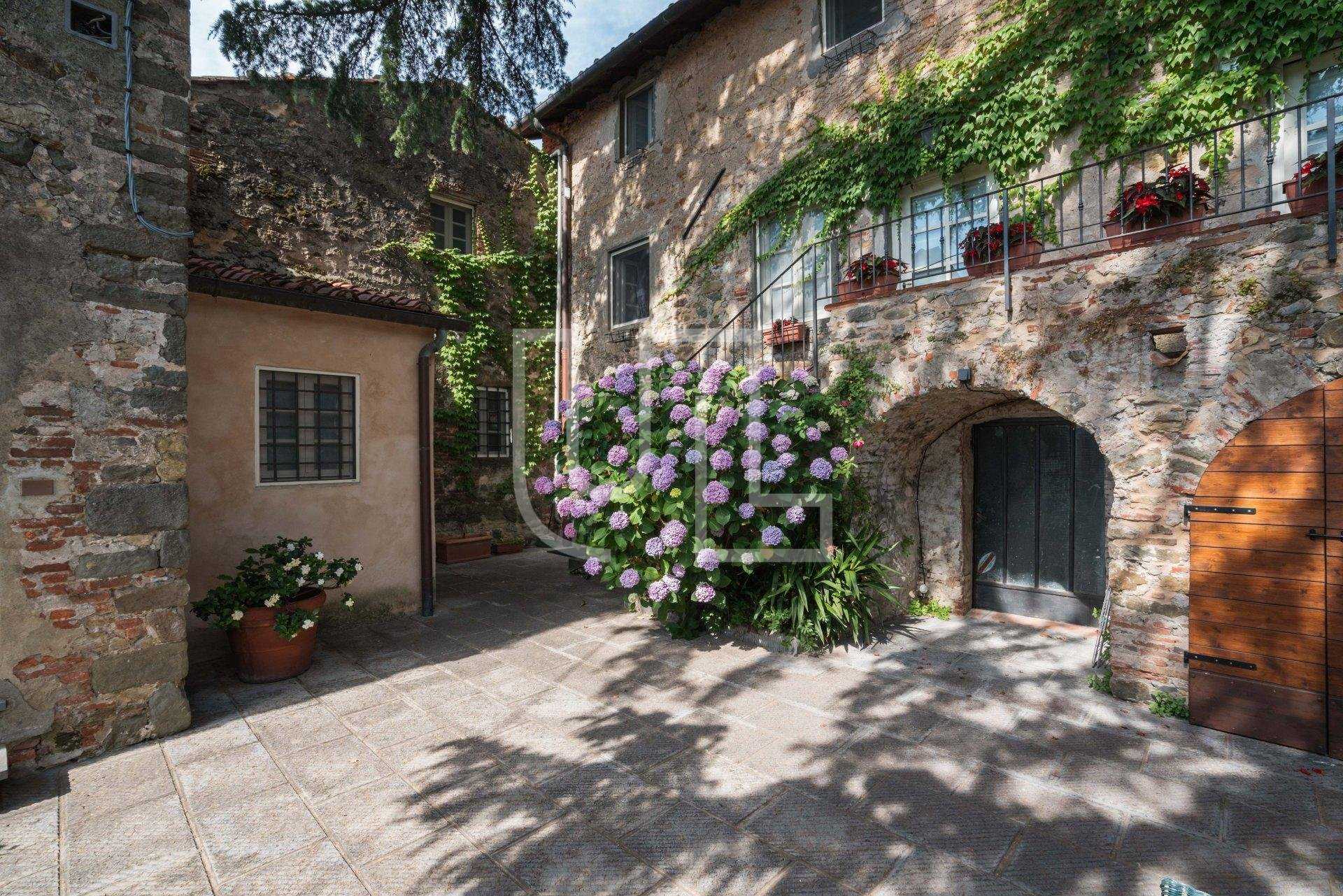 بيت في Lucca, Toscana 10773038