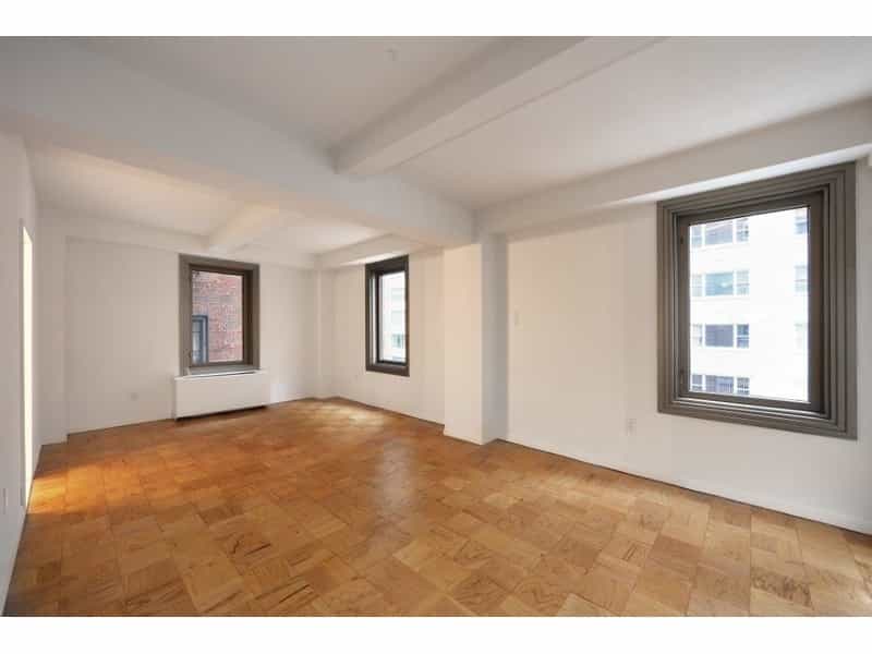 Condominium in Manhattan, New York 10773045
